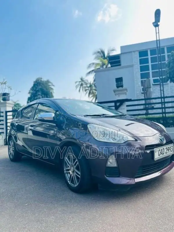Toyota Aqua 2014 Car (Used)