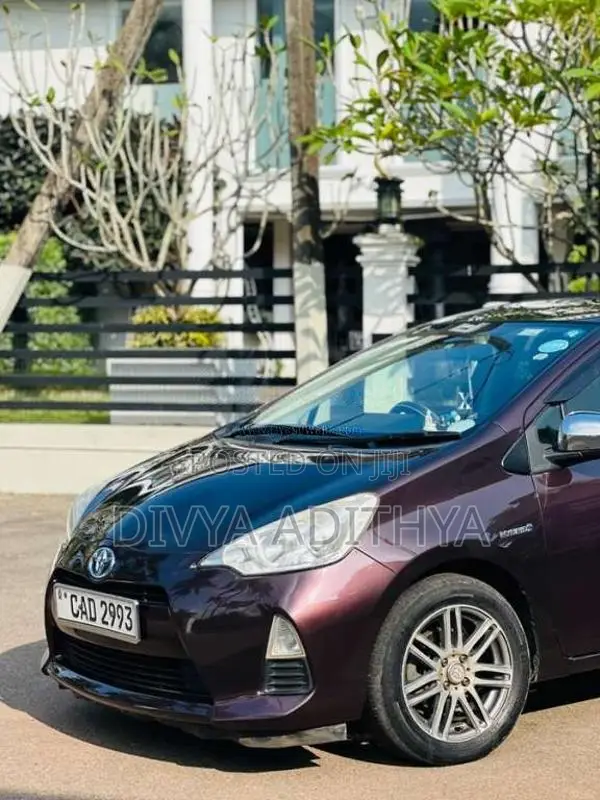 Toyota Aqua 2014 Car (Used)