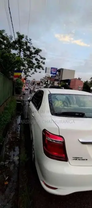Toyota Axio 2016 Car (Used)