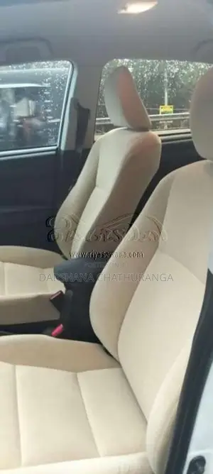 Toyota Axio 2016 Car (Used)