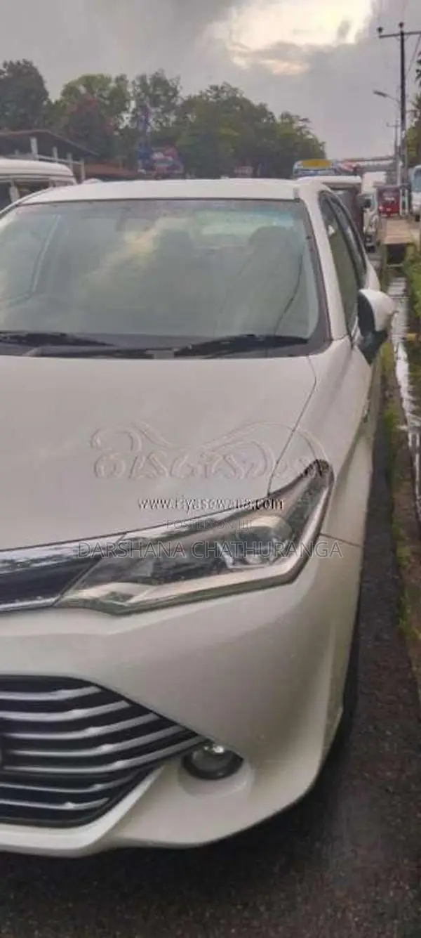 Toyota Axio 2016 Car (Used)