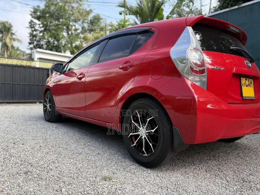 Toyota Aqua 2013 Car (Used)