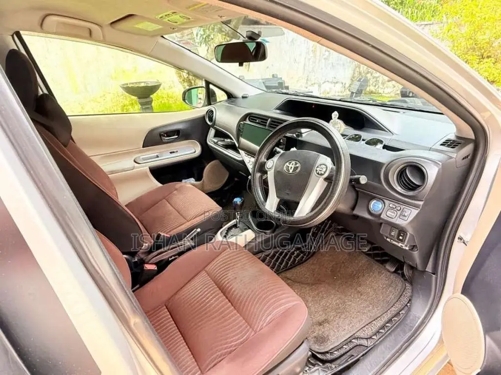 Toyota Aqua 2012 Car (Used)