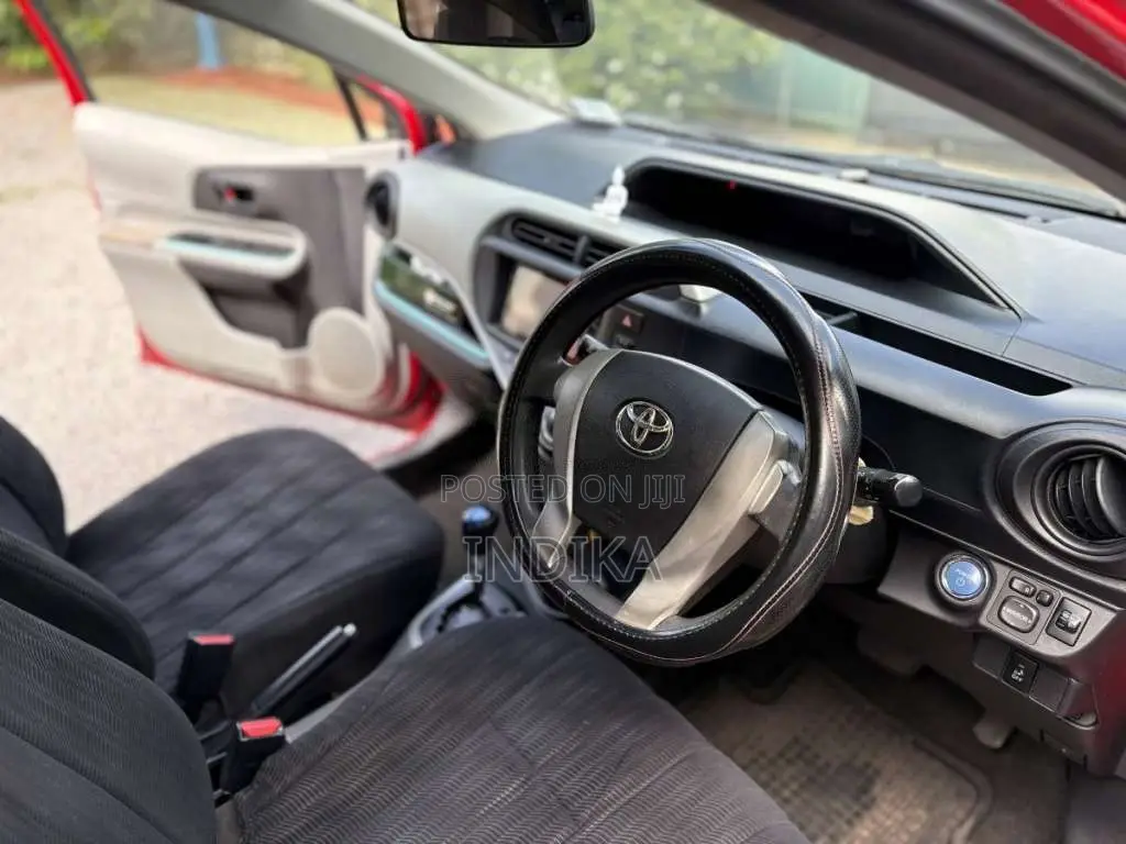 Toyota Aqua 2013 Car (Used)
