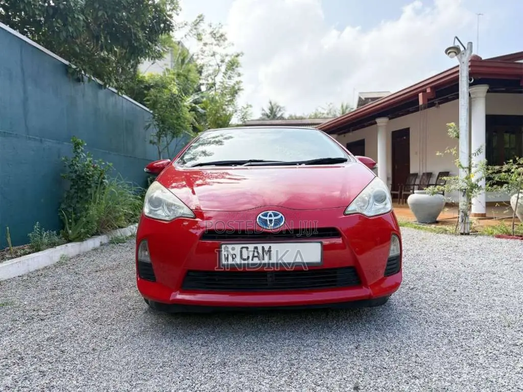 Toyota Aqua 2013 Car (Used)