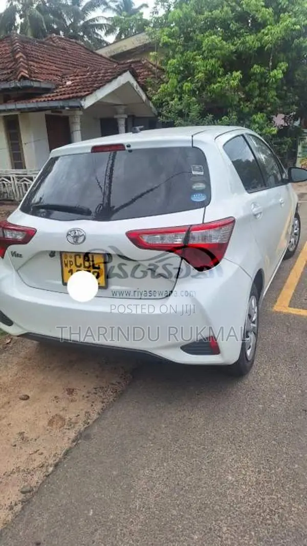 Toyota Vitz 2017 Car (Used)