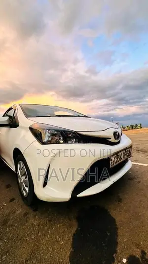 Toyota Vitz 2016 Car (Used)