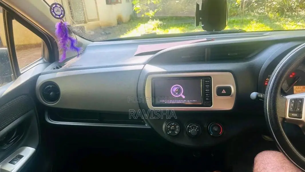 Toyota Vitz 2016 Car (Used)