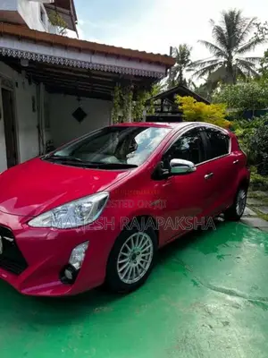 Toyota Aqua 2018 Car (Used)