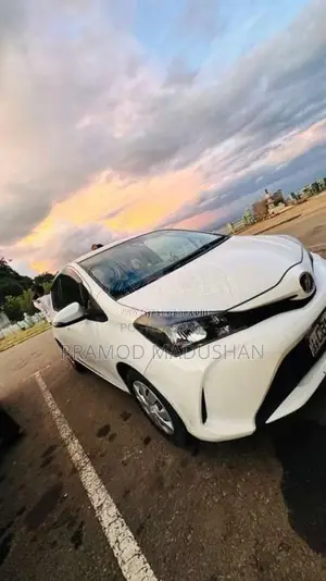 Toyota Vitz 2016 Car (Used)