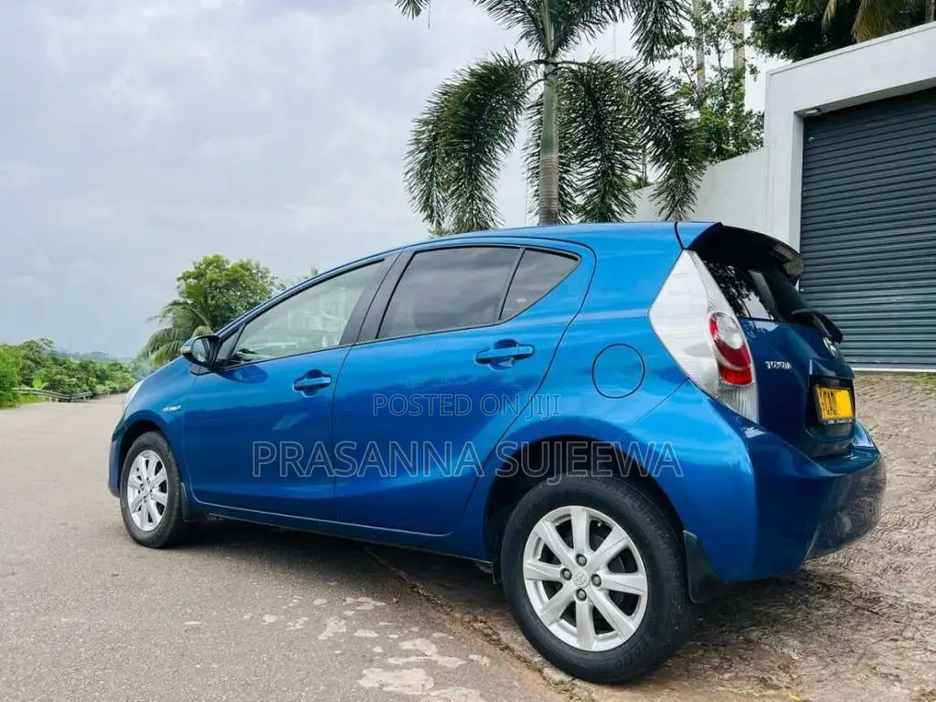 Toyota Aqua 2014 Car (Used)