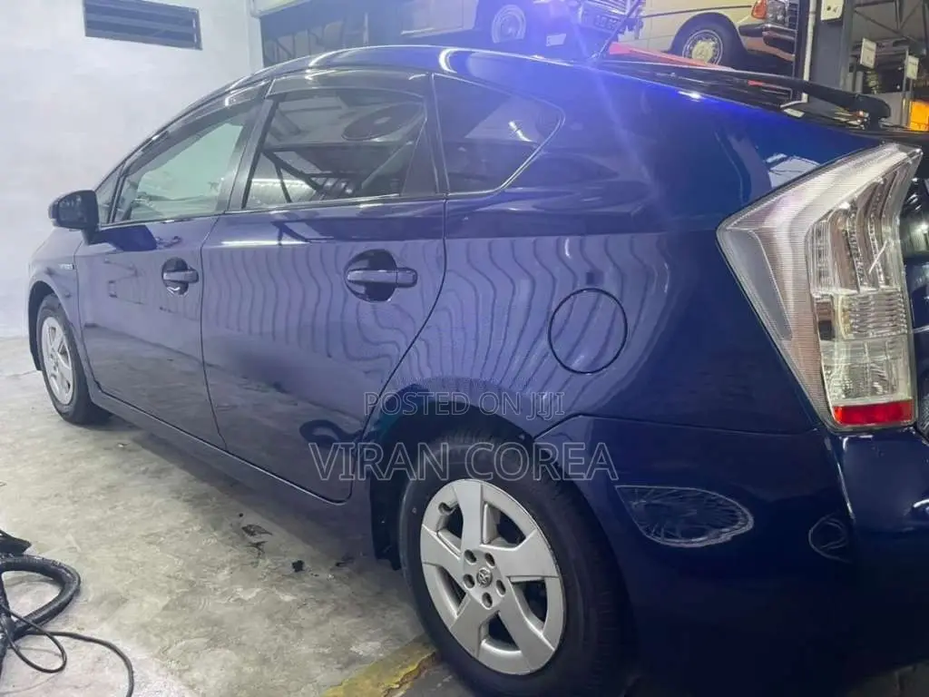 Toyota Prius 2011 Car (Used)