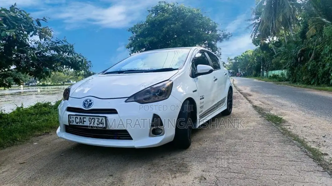 Toyota Aqua 2013 Car (Used)
