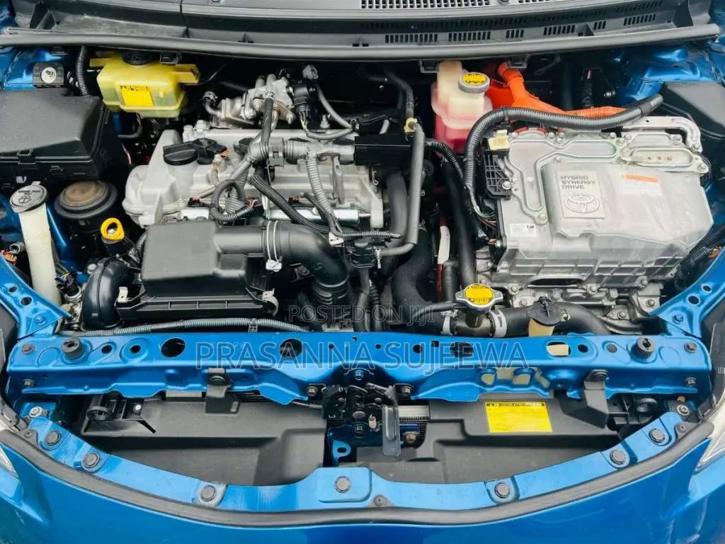 Toyota Aqua 2014 Car (Used)