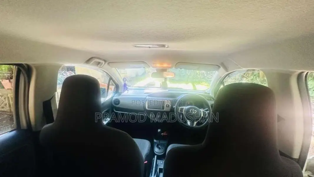 Toyota Vitz 2016 Car (Used)