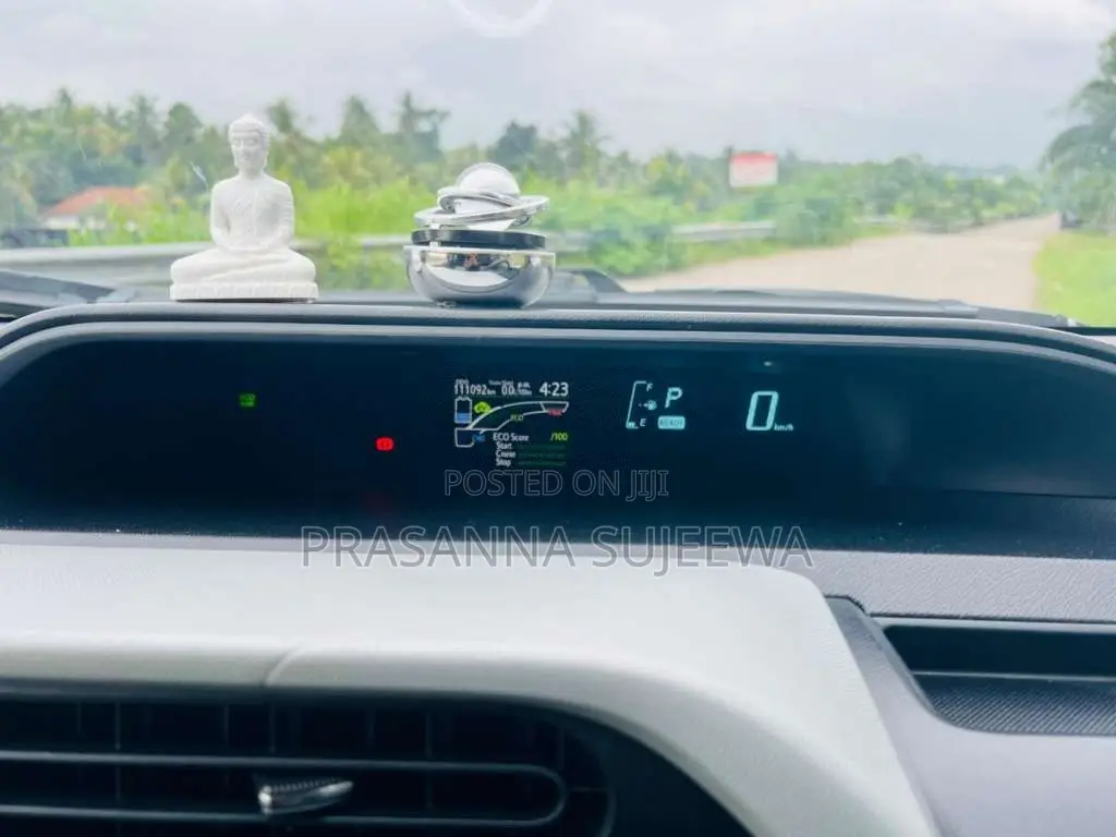 Toyota Aqua 2014 Car (Used)
