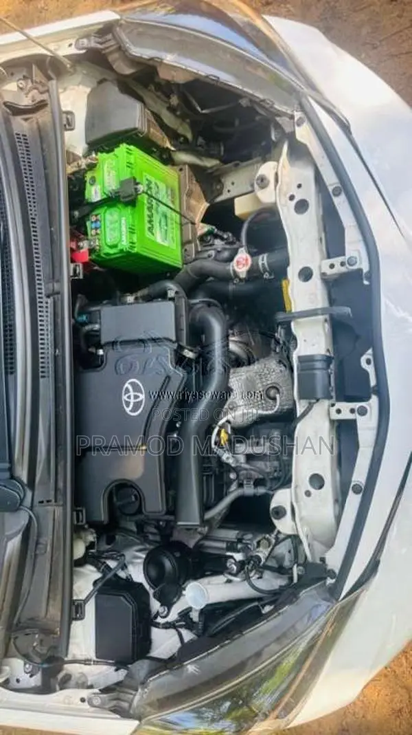 Toyota Vitz 2016 Car (Used)