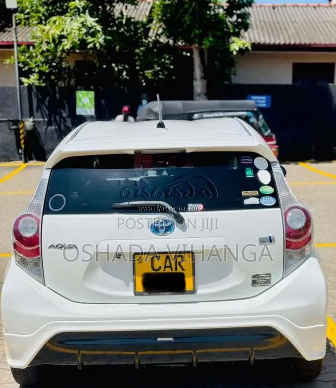 Toyota Aqua 2013 Car (Used)