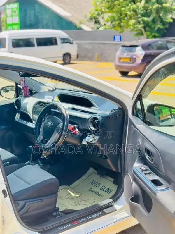 Toyota Aqua 2013 Car (Used)