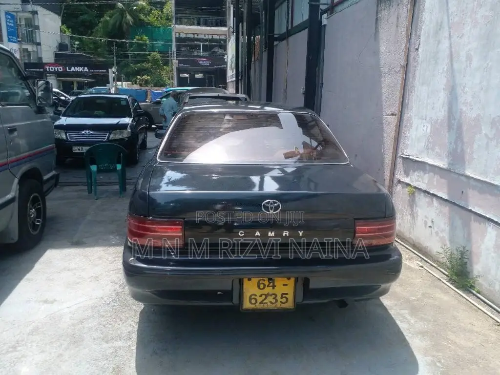 Toyota CAMRY 1990 Car (Used)