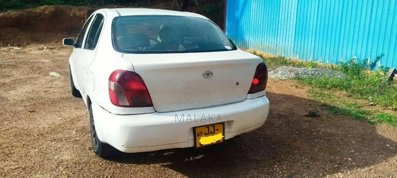 Toyota Platz 2001 Car (Used)