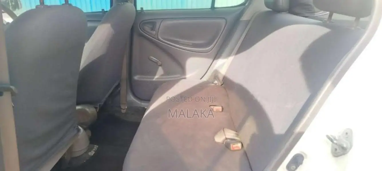 Toyota Platz 2001 Car (Used)