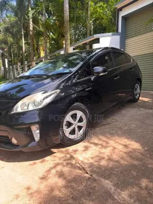 Toyota Prius 2013 Car (Used)