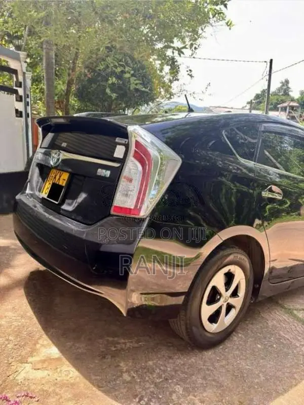 Toyota Prius 2013 Car (Used)
