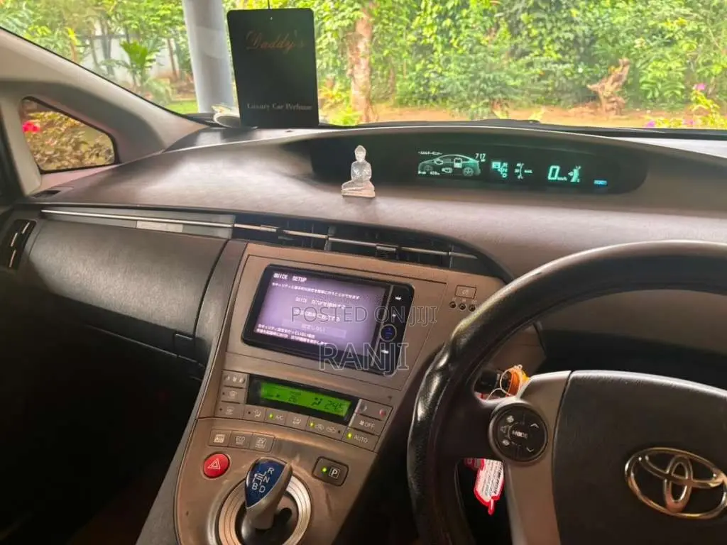 Toyota Prius 2013 Car (Used)
