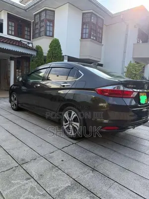 Honda Grace 2015 Car (Used)