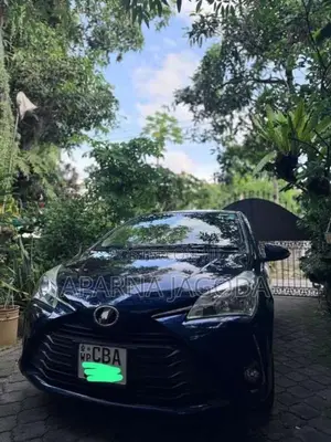 Toyota Vitz 2018 Car (Used)