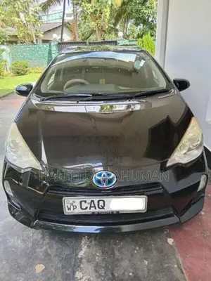 Toyota Aqua 2014 Car (Used)