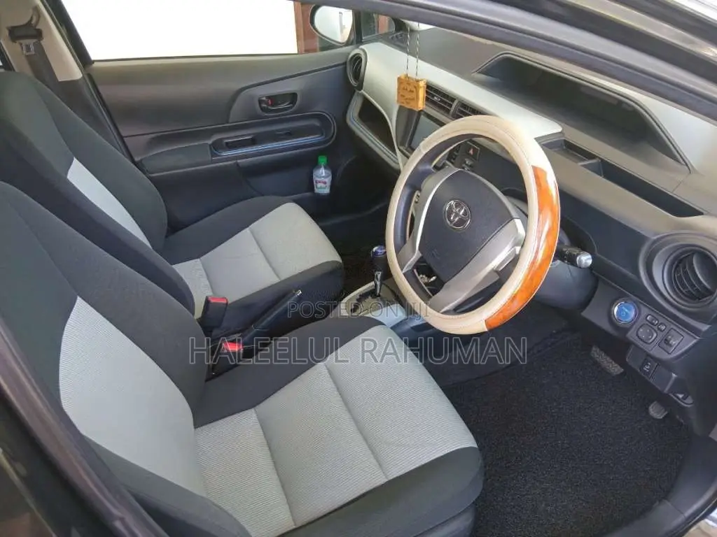 Toyota Aqua 2014 Car (Used)