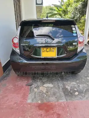 Toyota Aqua 2014 Car (Used)