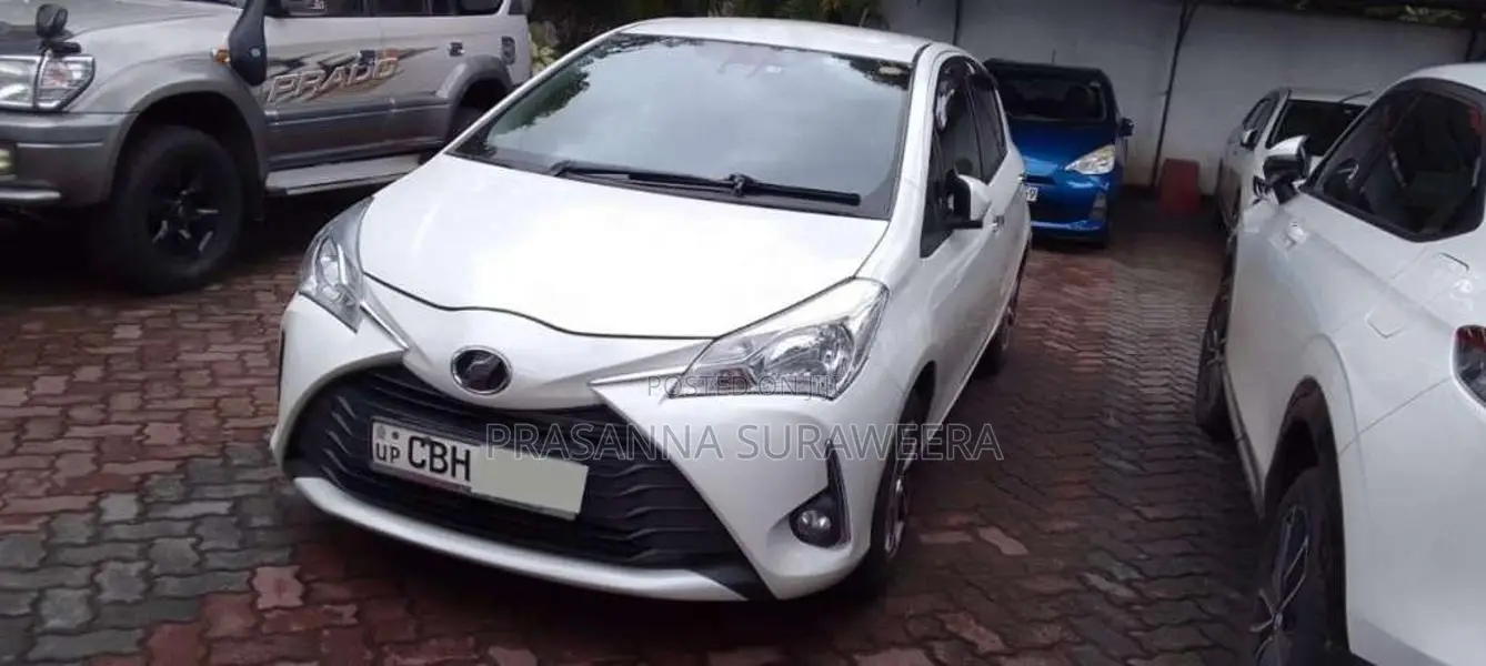 Toyota Vitz 2018 Car (Used)