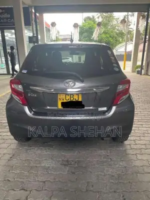 Toyota Vitz 2016 Car (Used)