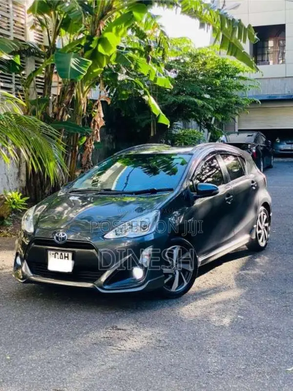 Toyota Aqua 2015 Car (Used)