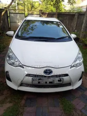 Toyota Aqua 2012 Car (Used)