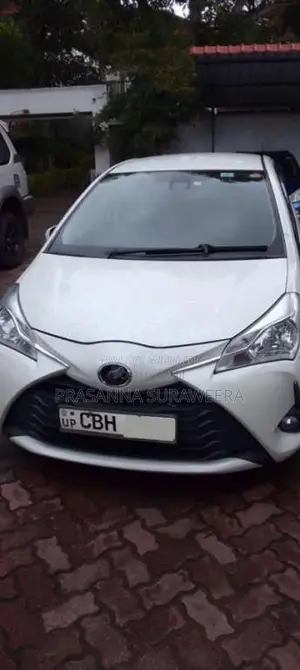 Toyota Vitz 2018 Car (Used)