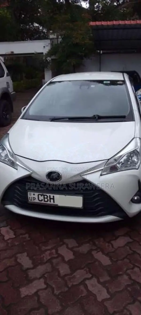 Toyota Vitz 2018 Car (Used)
