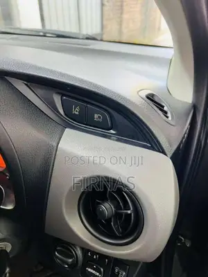 Toyota Vitz 2016 Car (Used)