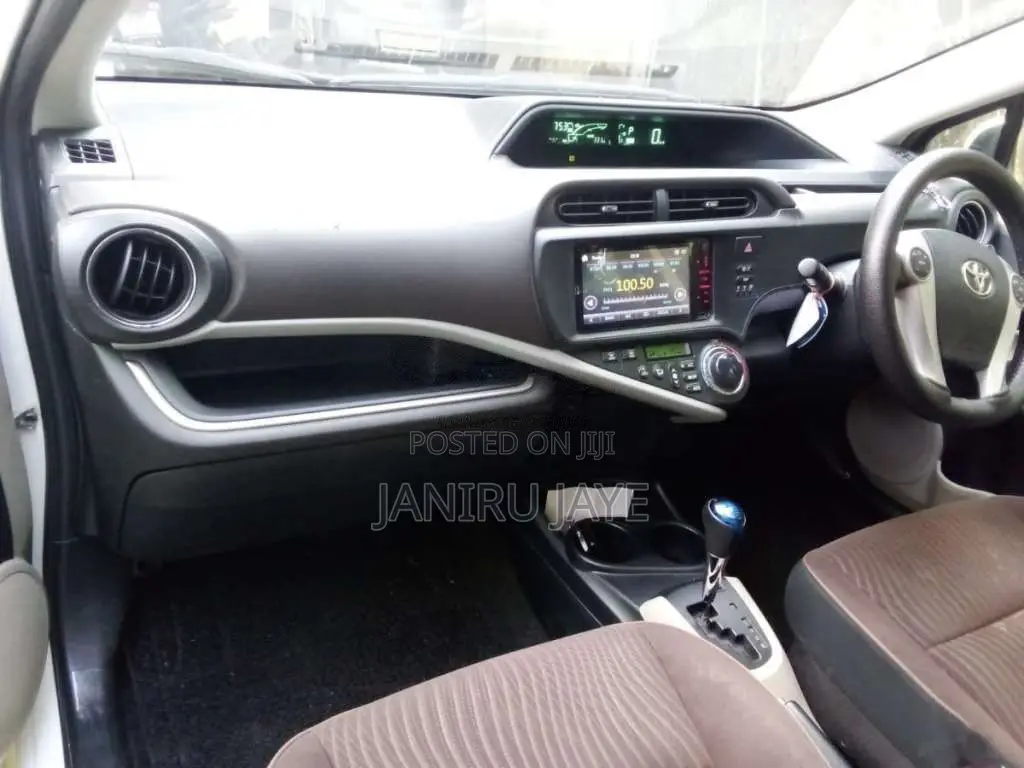 Toyota Aqua 2012 Car (Used)