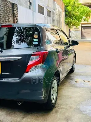 Toyota Vitz 2016 Car (Used)