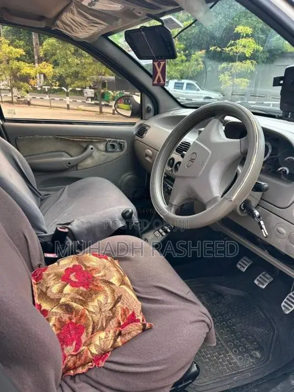 Tata Indica 2015 Car (Used)