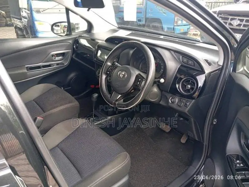 Toyota Vitz 2018 Car (Used)