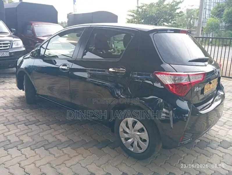 Toyota Vitz 2018 Car (Used)