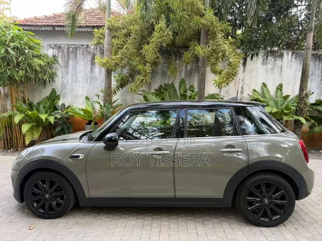 Mini Cooper 2018 Car (Used)