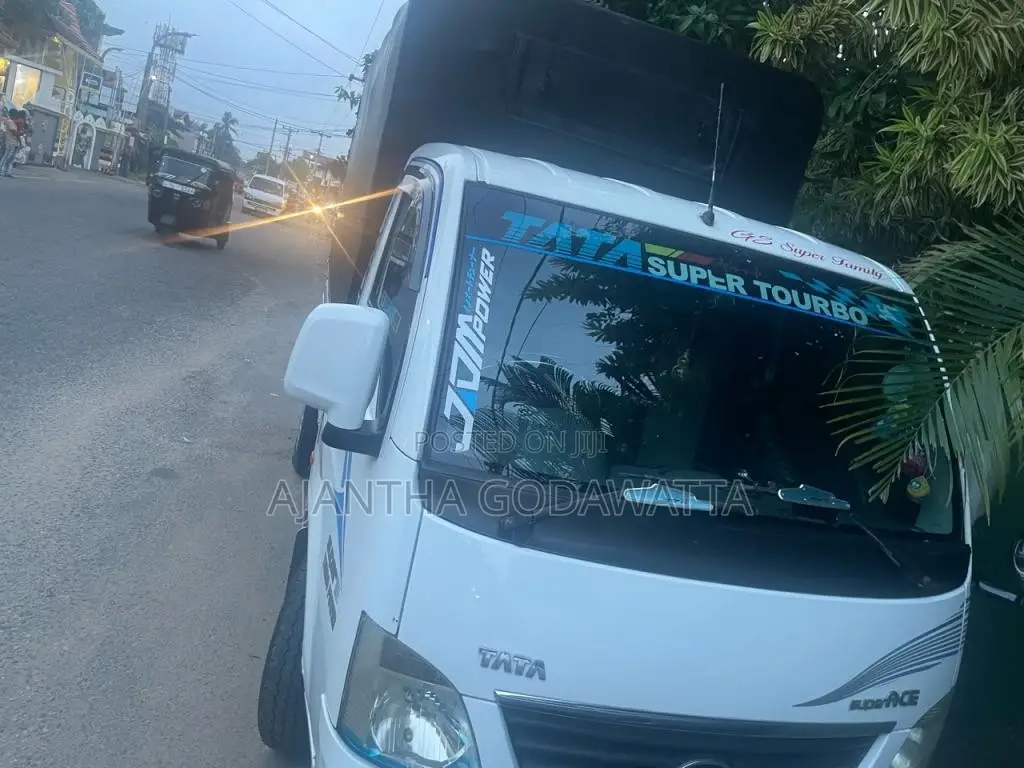 Tata Dimo Lokka 2017 Lorry (Used)