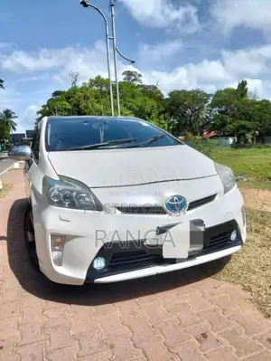 Toyota Prius 2013 Car (Used)
