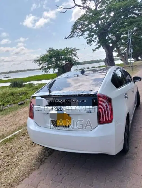 Toyota Prius 2013 Car (Used)
